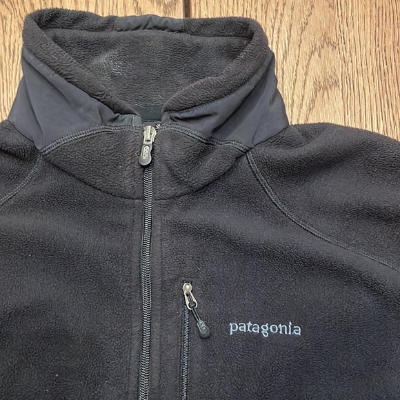 Patagonia Fleece Jacket - Picture 2 of 4